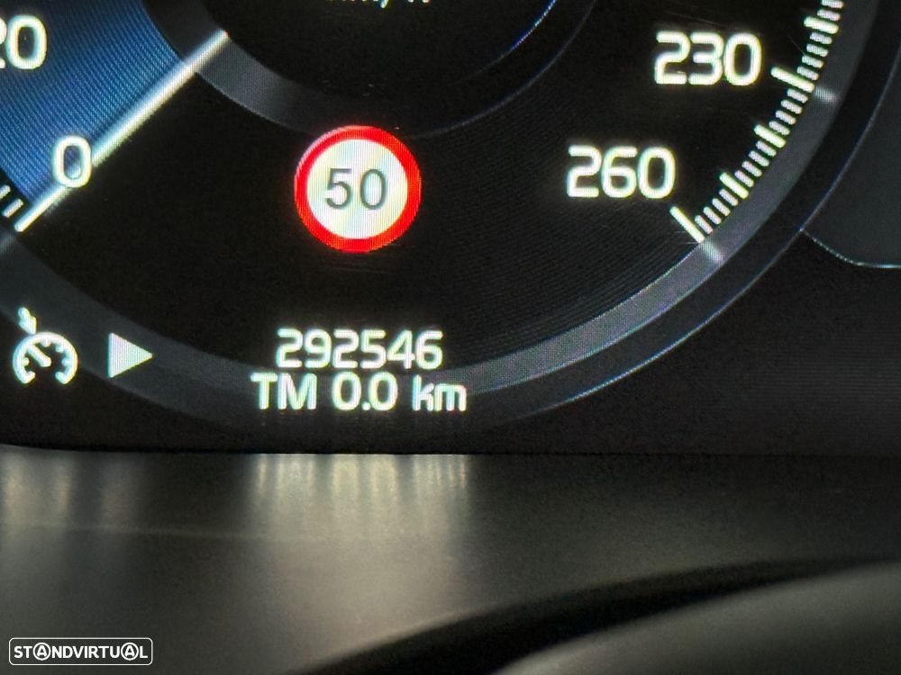 Volvo XC 40 2.0 D4 Inscription AWD - 32