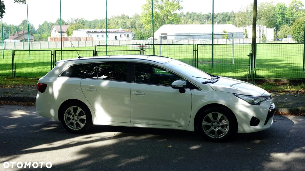 Toyota Avensis 2.0 D-4D Prestige - 37