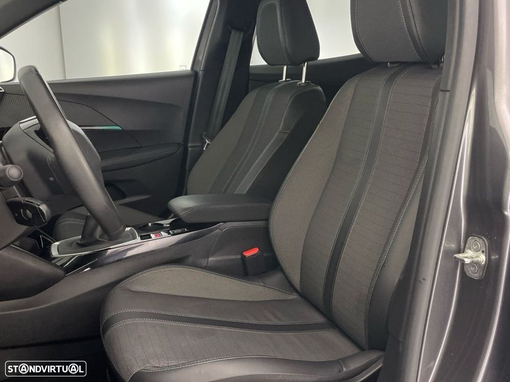 Peugeot 2008 1.2 PureTech Allure - 18