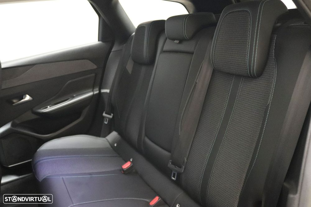 Peugeot 308 1.5 BlueHDi Allure Pack EAT8 — fotografia 32