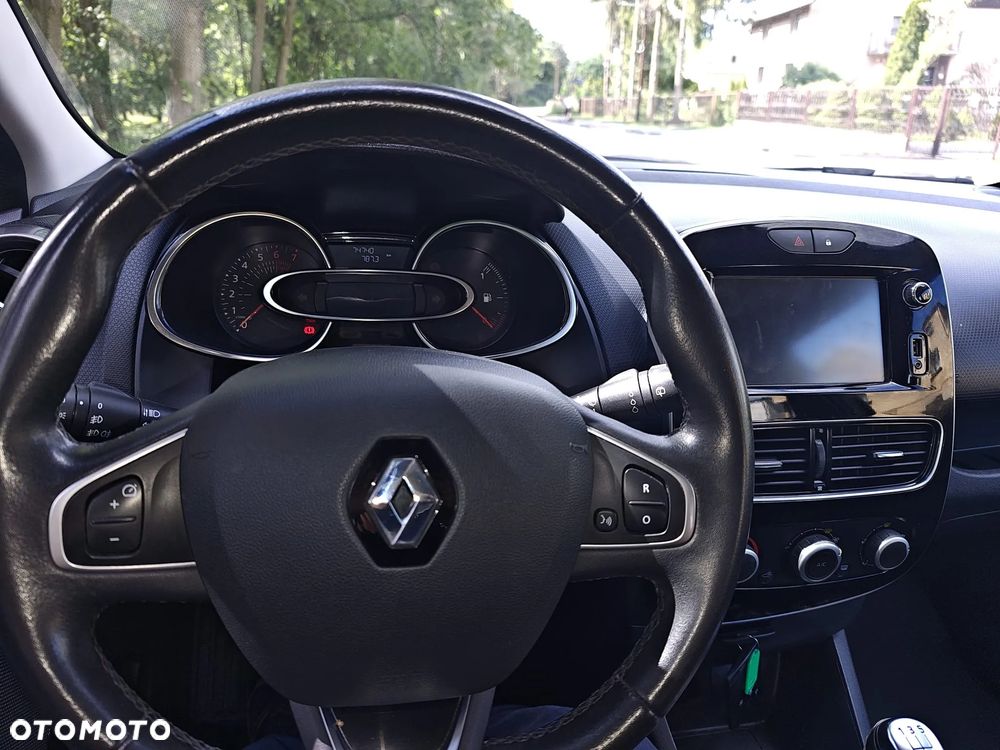Renault Clio 1.2 16V 75 LIMITED - 11