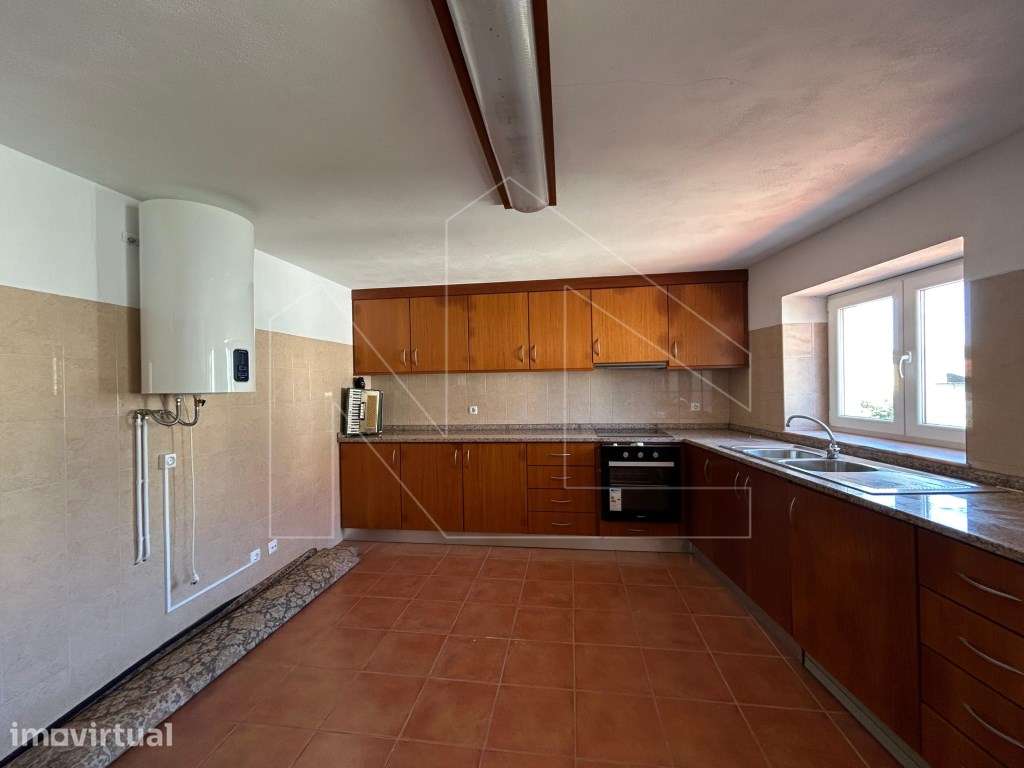 Moradia T2 + T3 com Entradas Independentes | Moita - Anadia - Grande imagem: 2/25
