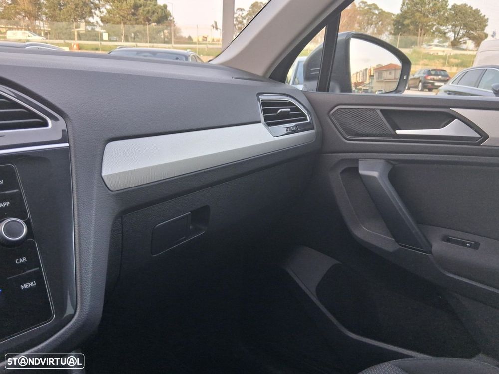 VW Tiguan 1.6 TDI Confortline - 12