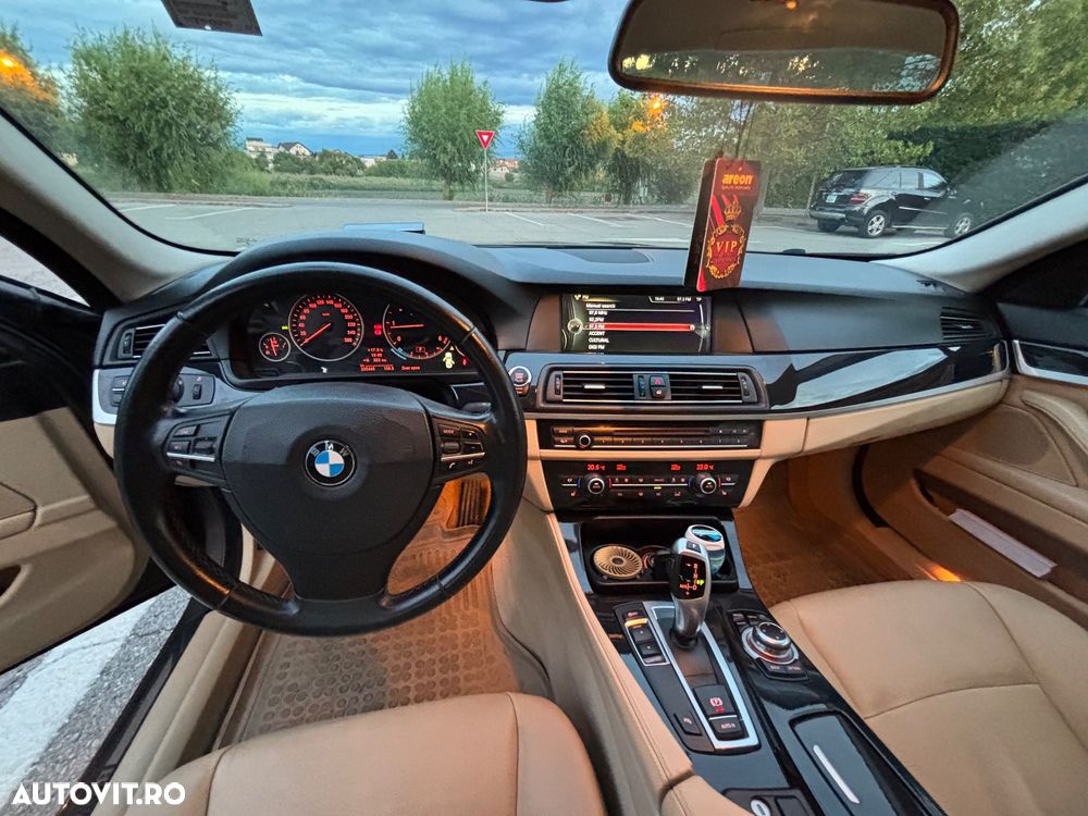 BMW Seria 5 520d Aut. Luxury Line - 12