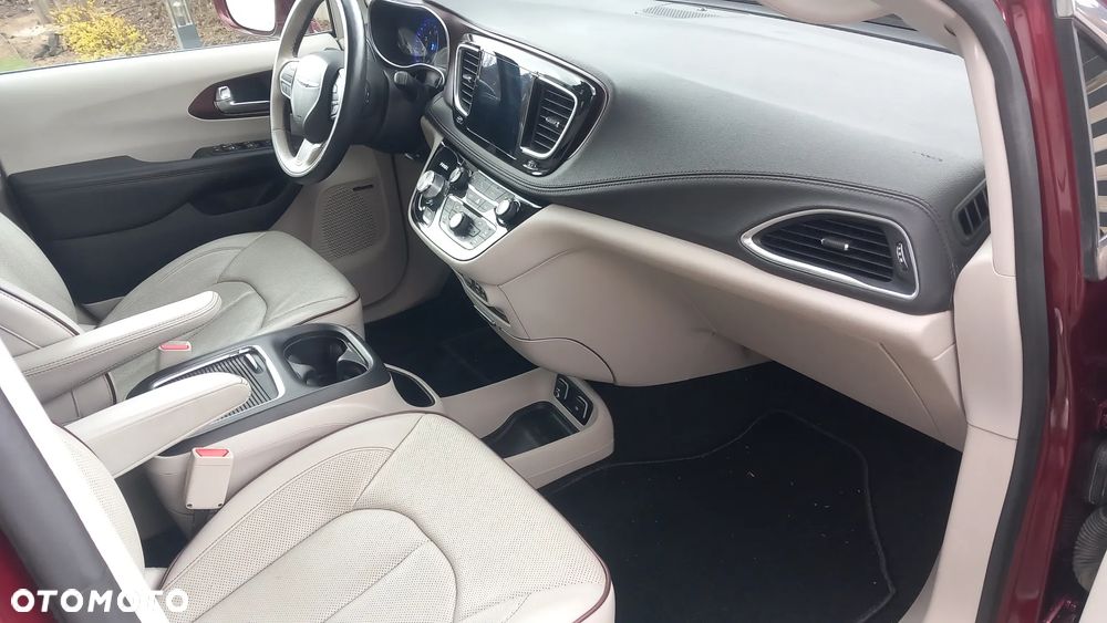 Chrysler Pacifica - 7