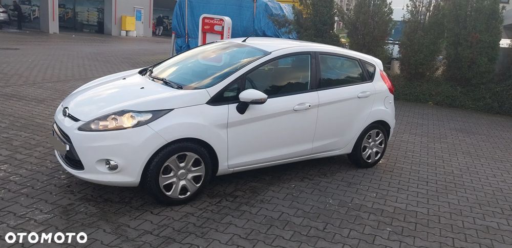 Ford Fiesta 1.6 TDCi DPF Trend - 9