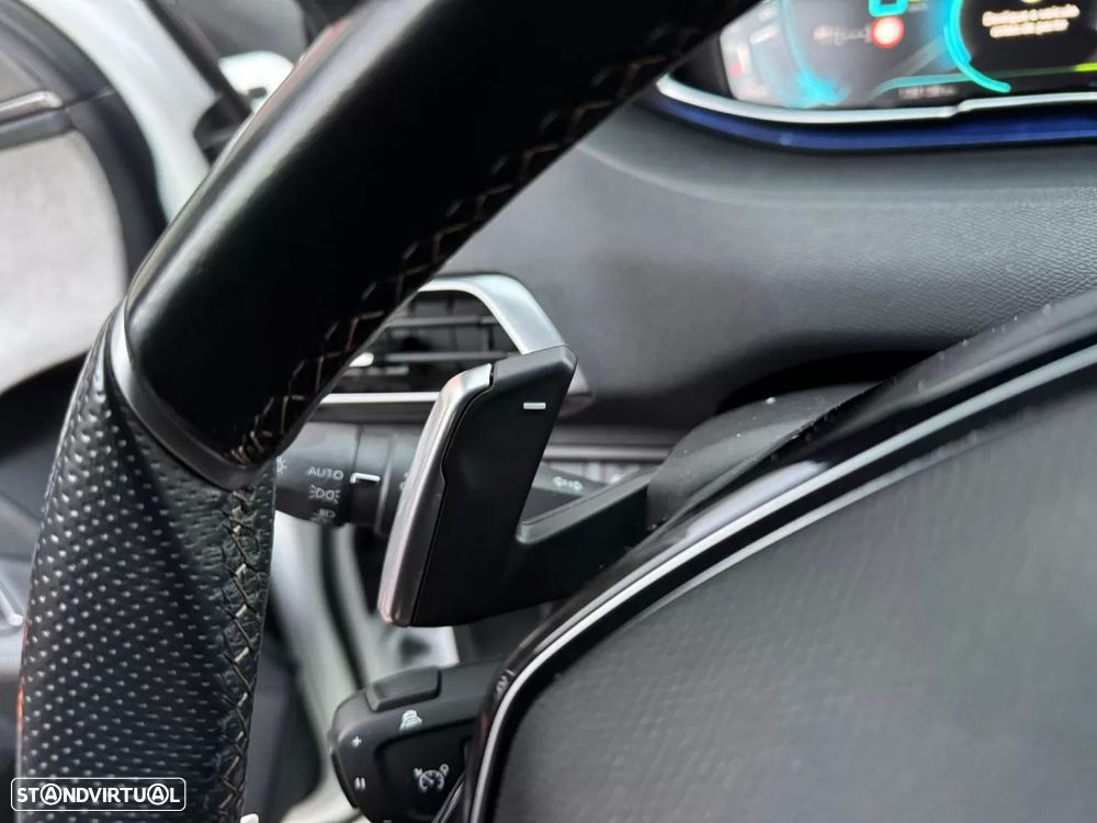 Peugeot 3008 1.6 Hybrid Allure Pack e-EAT8 - 18