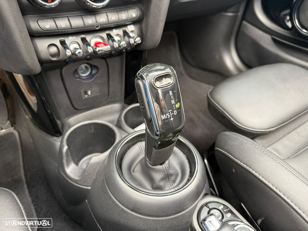 MINI Cabrio Cooper Premium Plus Essential Auto - 11