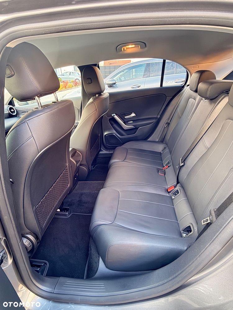 Mercedes-Benz Klasa A 180 7G-DCT Style - 12