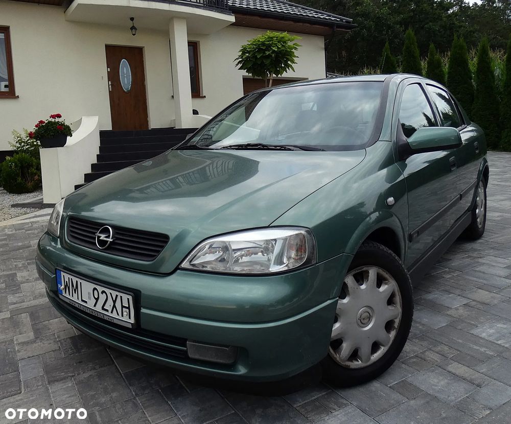 Opel Astra 1.6 Sportive - 9