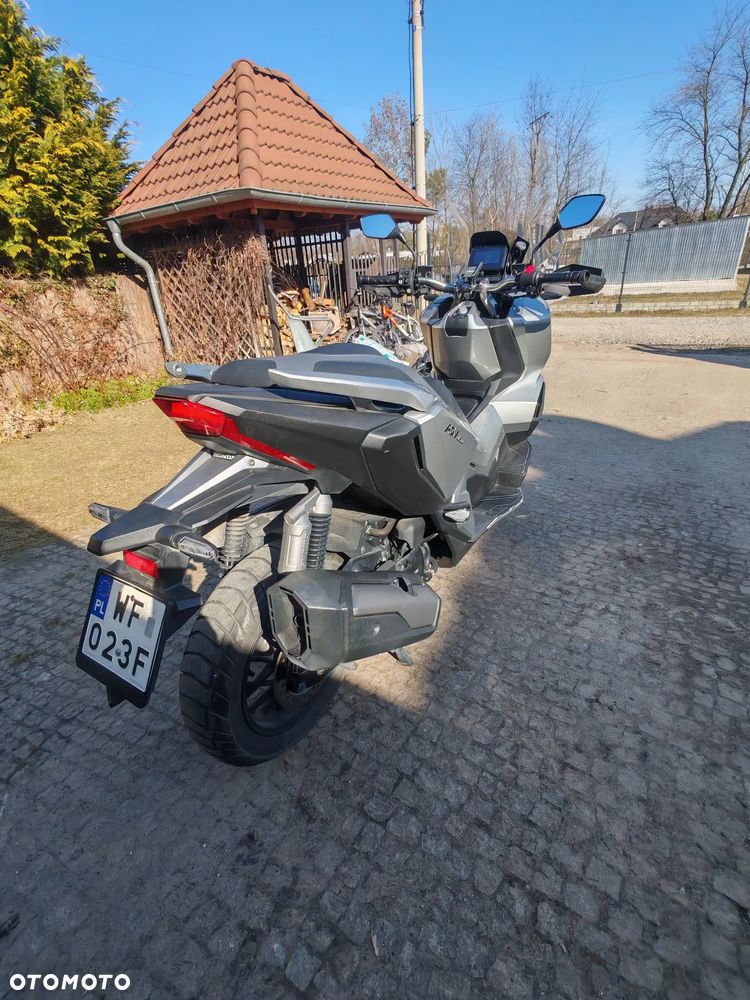 Honda ADV350 - 4