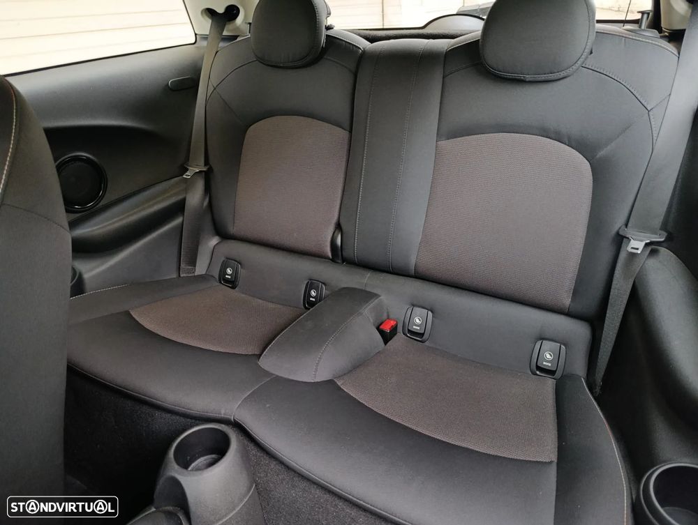 MINI 3 Portas One - 20