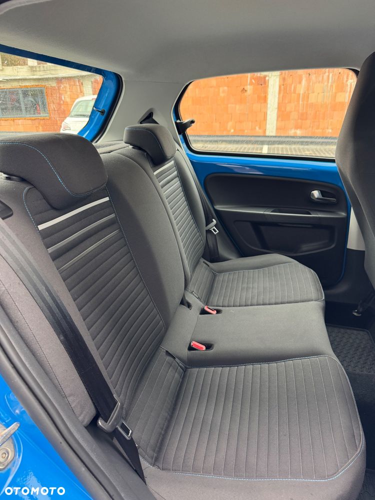 Volkswagen up! 1.0 cross - 13