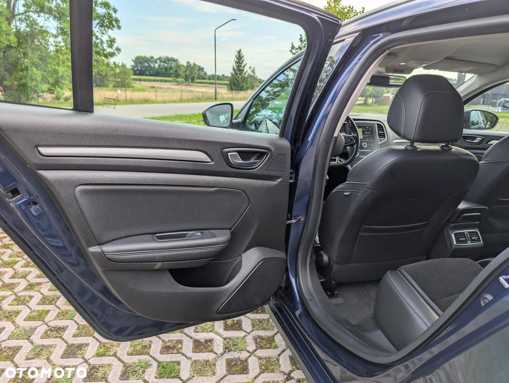 Renault Megane 1.5 Blue dCi Intens - 11