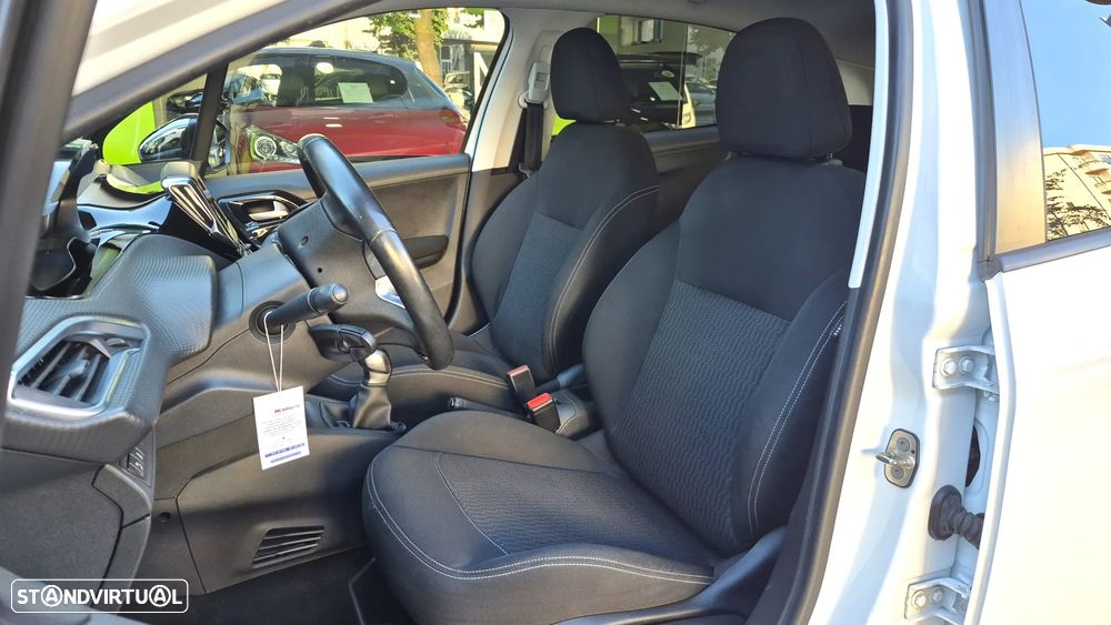 Peugeot 208 1.2 PureTech Style - 14
