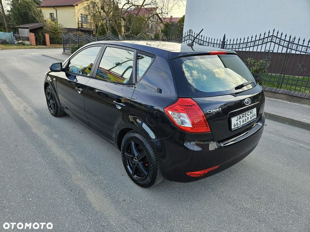 Kia Ceed - 6
