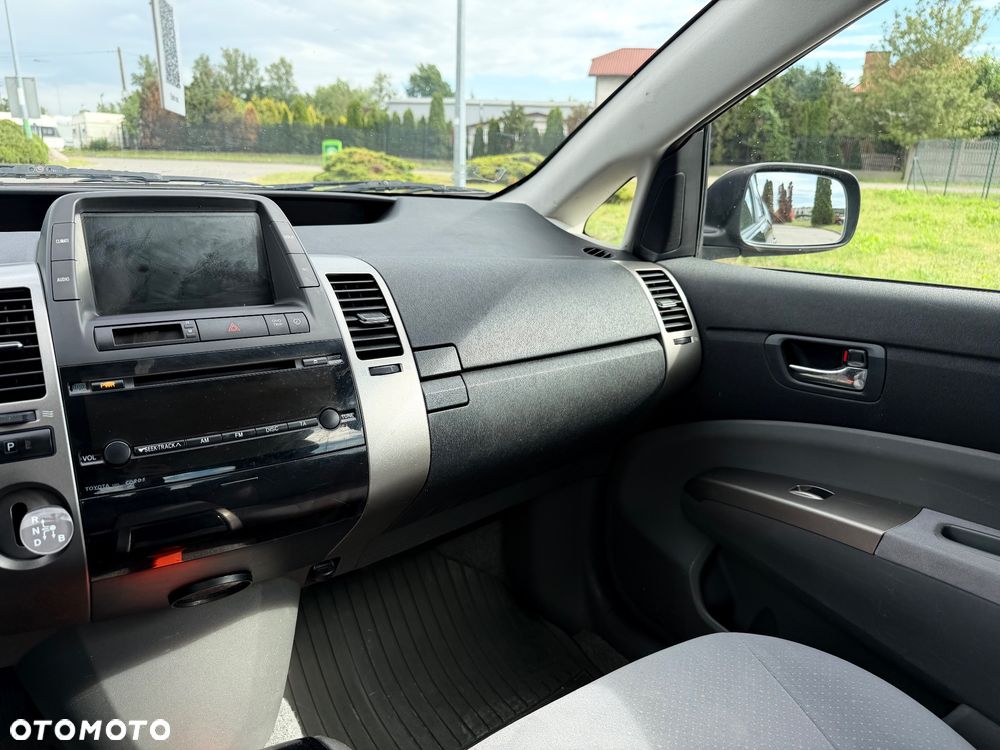 Toyota Prius 1.5 VVT-i Prestige - 12