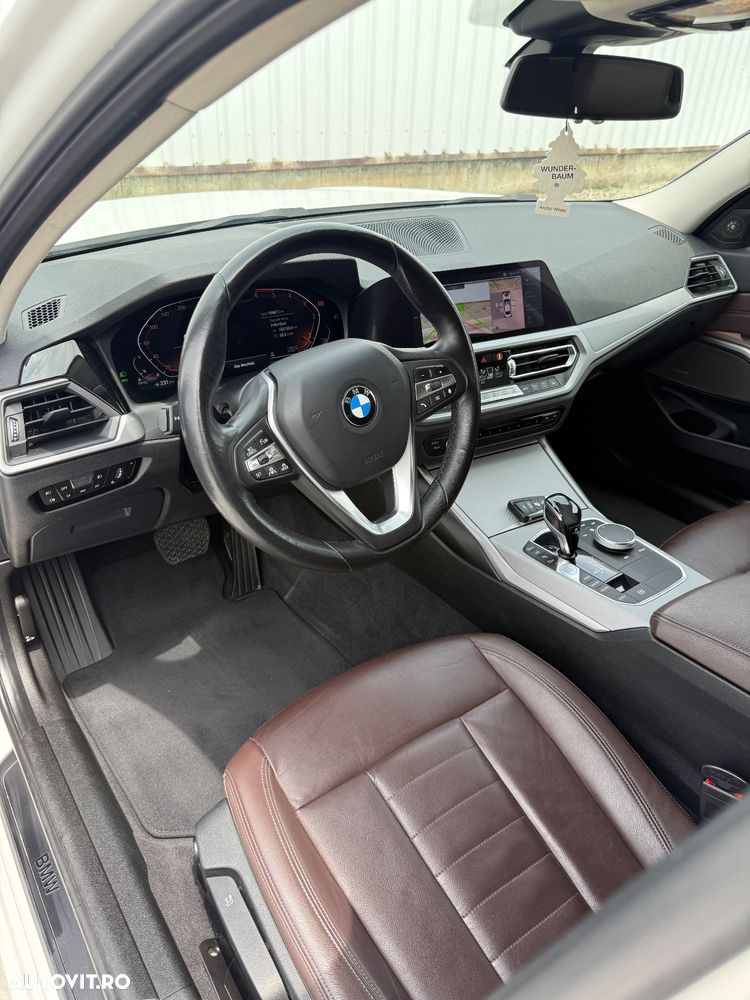 BMW Seria 3 318d Aut. - 8