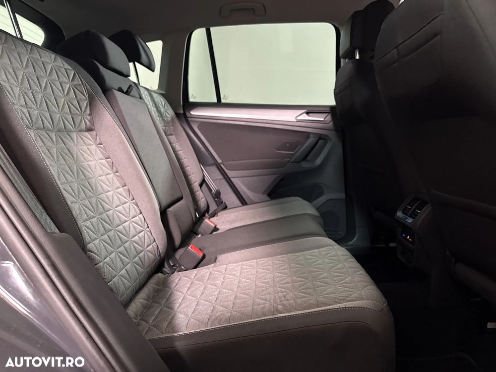 Volkswagen Tiguan - 13