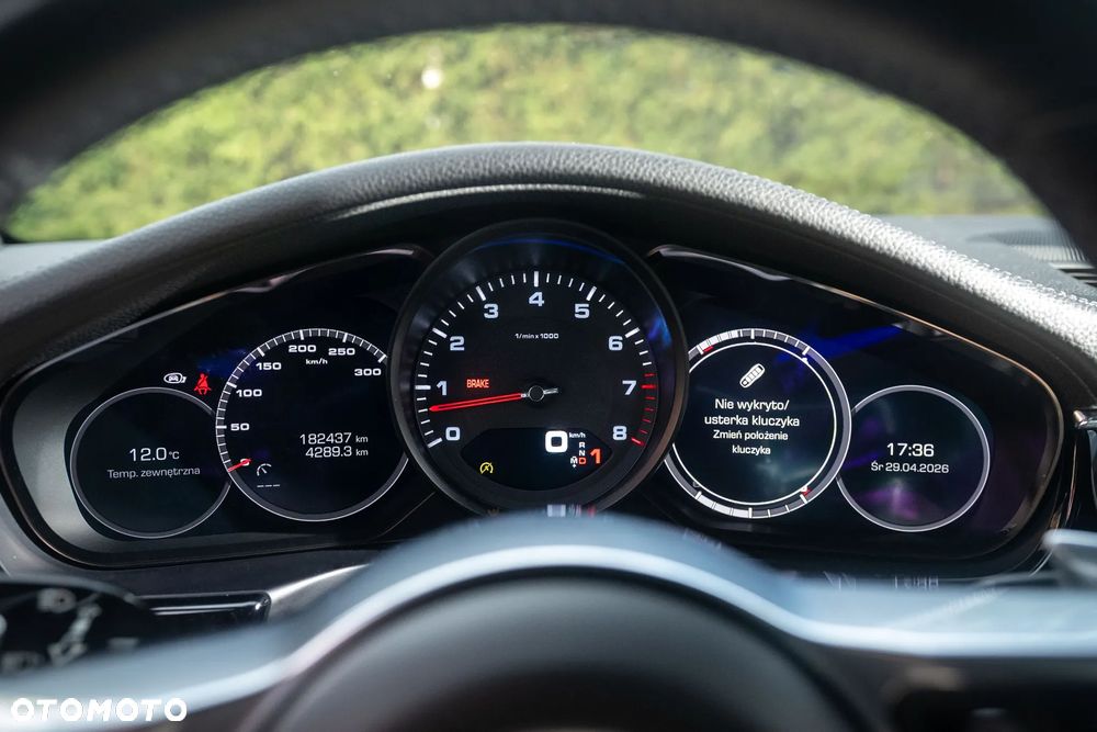 Porsche Panamera 4 - 22