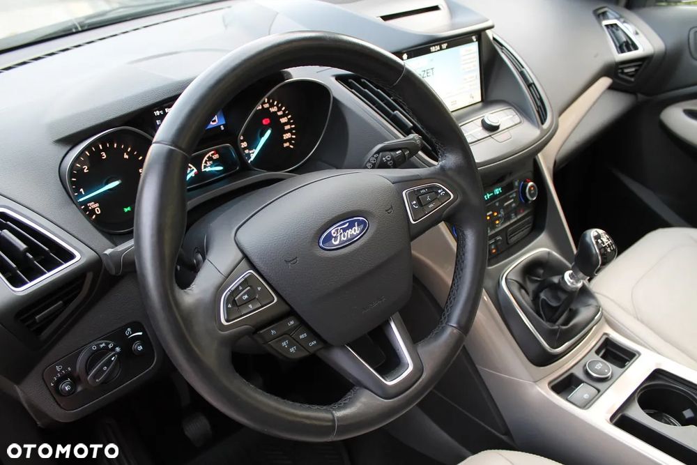 Ford Kuga 2.0 TDCi 4WD Titanium - 14