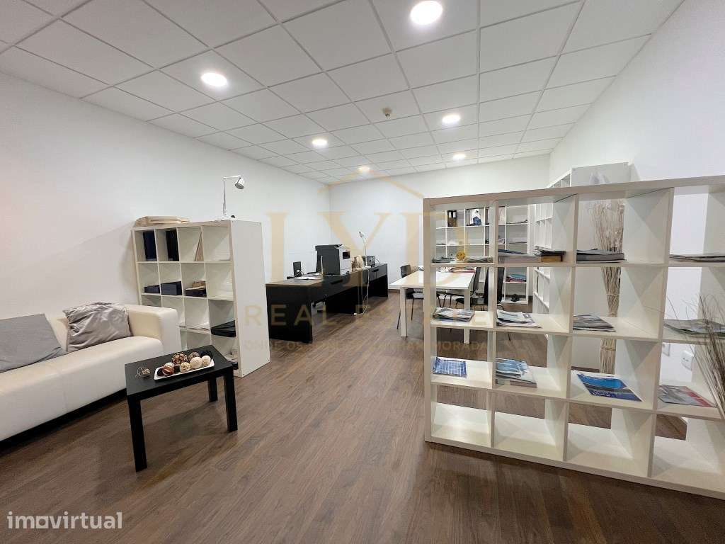 Loja para Venda no Centro de Penafiel | 36 m² | Galeria Comercial - Grande imagem: 5/9