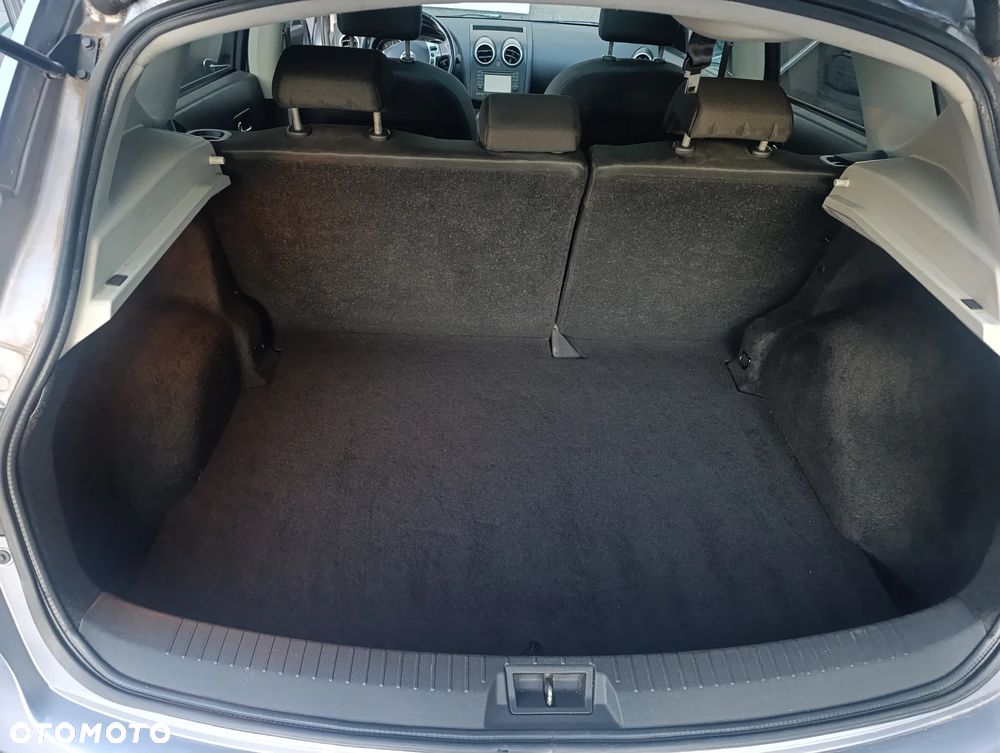 Nissan Qashqai 2.0 dCi 4 x 4 DPF tekna - 10