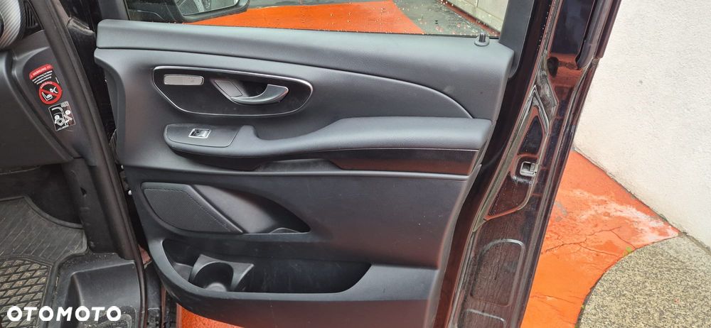 Mercedes-Benz Klasa V 300 d kompakt 9G-TRONIC Style - 12