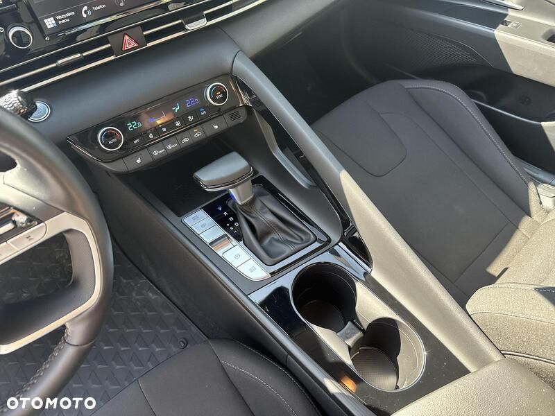 Hyundai Elantra - 13