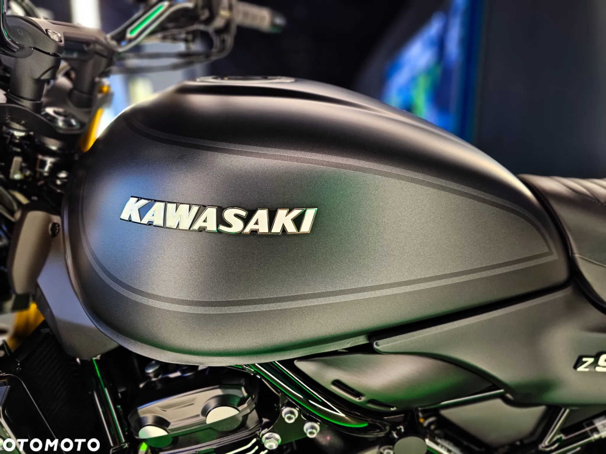 Kawasaki Z 900 RS - 7