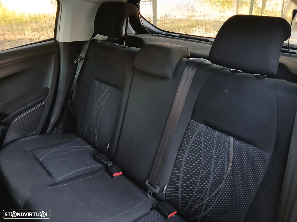 Peugeot 208 - 17