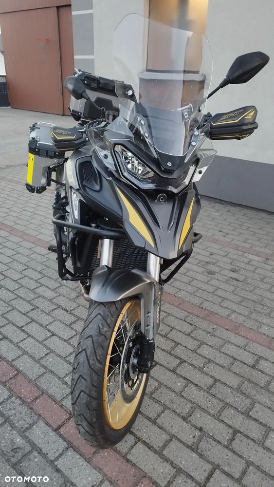 QJMOTOR SRT900SX - 2