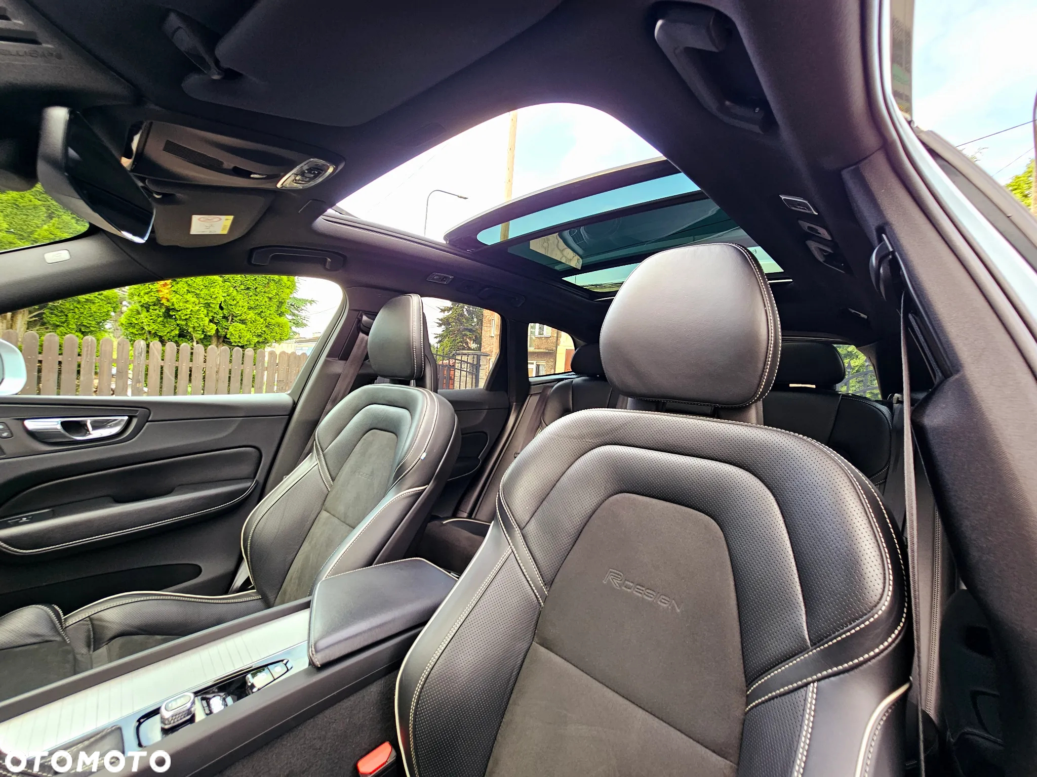 Volvo XC 60 D5 AWD Geartronic RDesign - 27