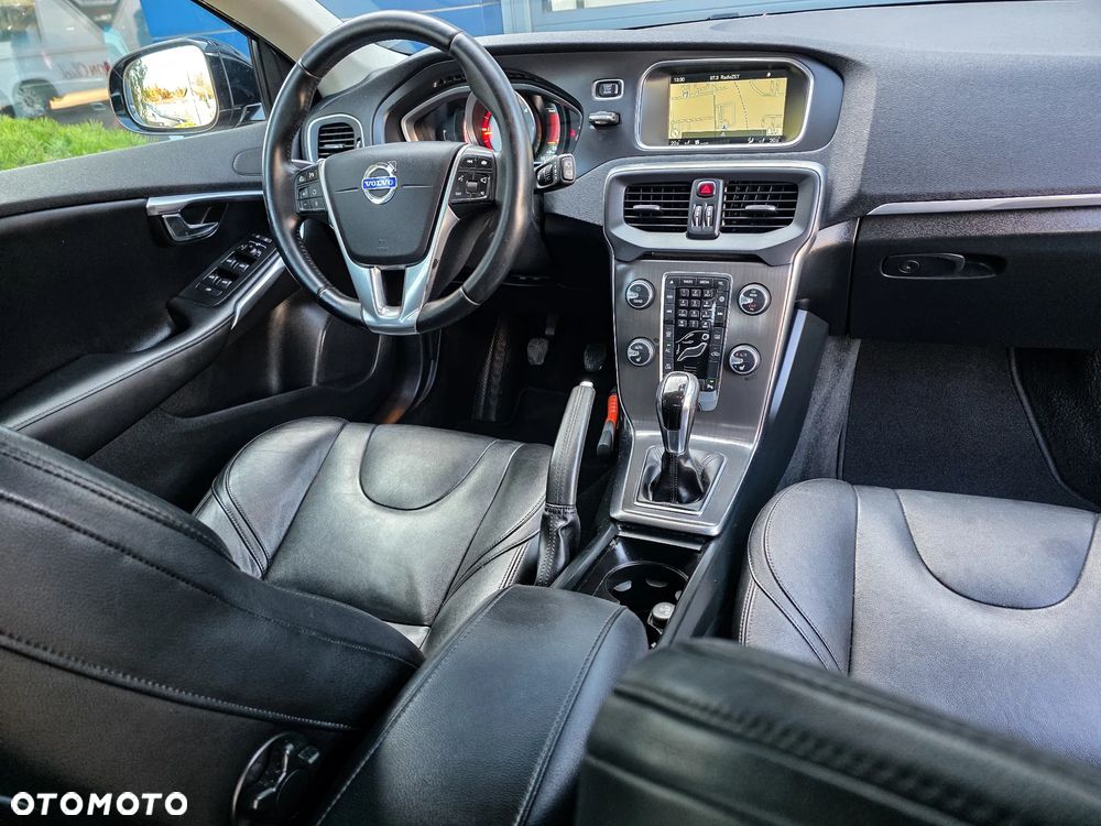 Volvo V40 D4 Summum - 3