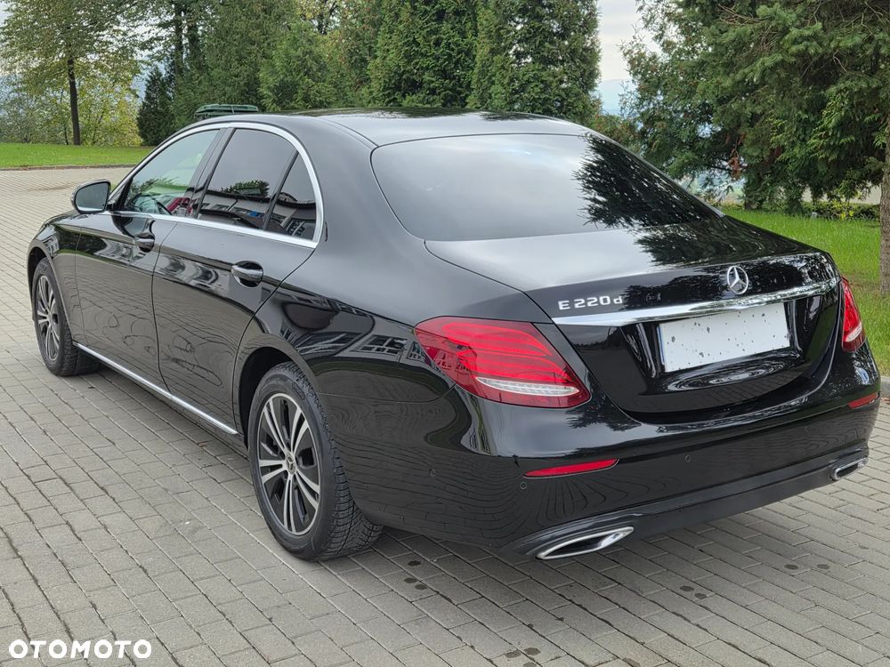 Mercedes-Benz Klasa E 220 d 4Matic T 9G-TRONIC - 25