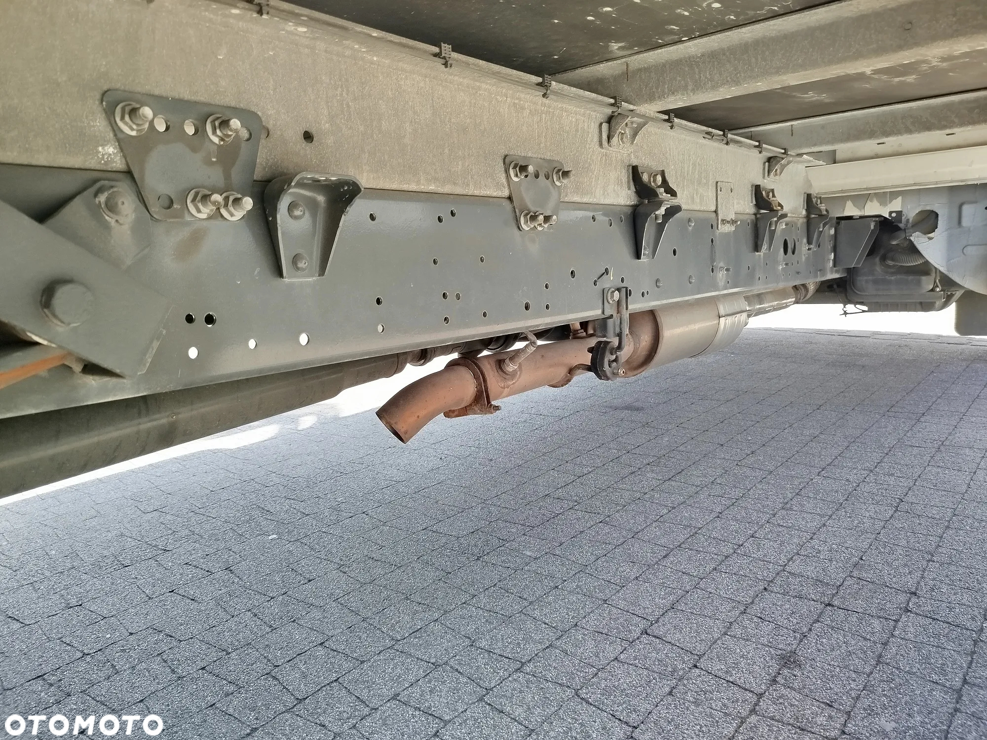 Iveco DAILY 35C16 KONTENER Z WINDĄ (750kg) - 16