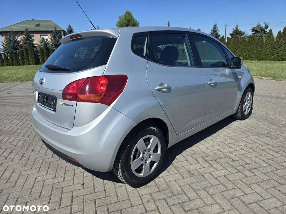 Kia Venga - 8