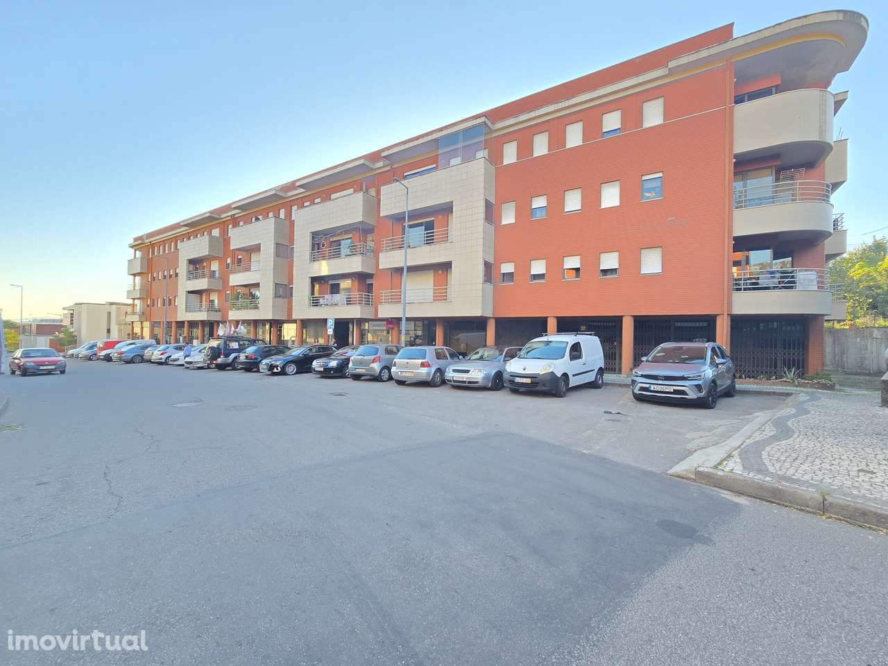 Loja com 109m2 e 3 frentes no centro de Vila Verde - Grande imagem: 5/11