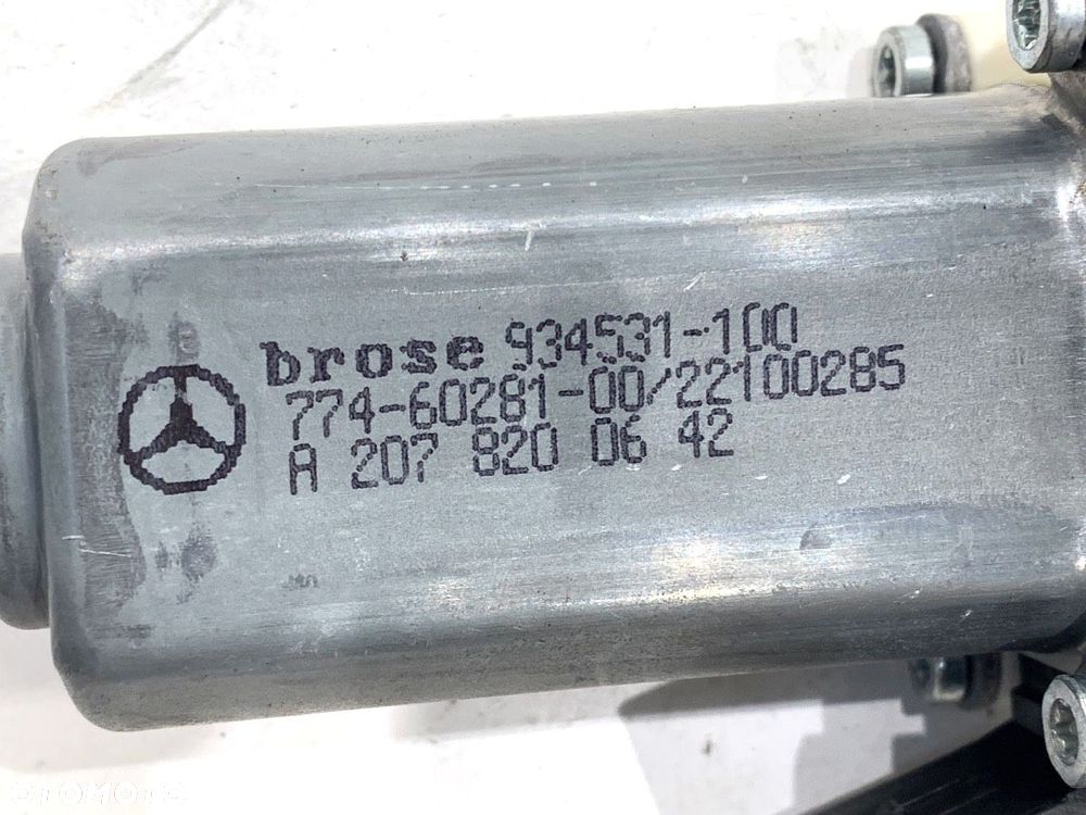 PODNOŚNIK SZYBY PRAWY TYŁ - 49.00 PLN - MERCEDES-BENZ CLS (C218) 2011 - 2017 CLS 350 CDI / d - 5