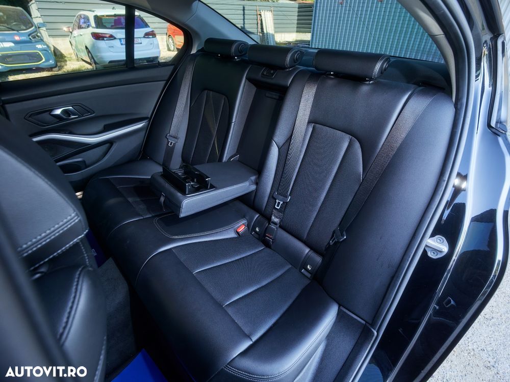 BMW Seria 3 320i xDrive AT - 19