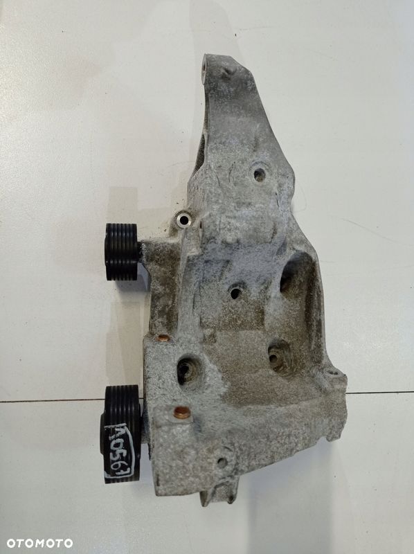 BMW 3 E90 E91 ŁAPA WSPORNIK ALTERNATORA 7802639 - 1