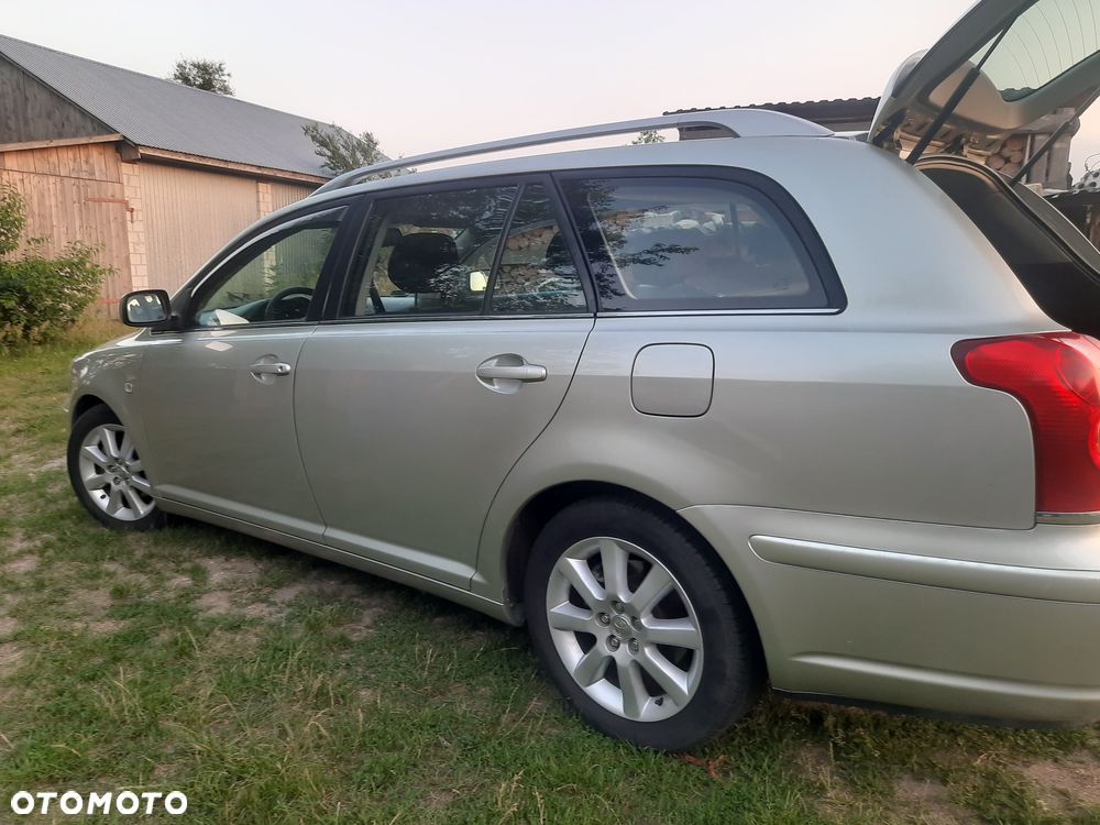 Toyota Avensis - 5