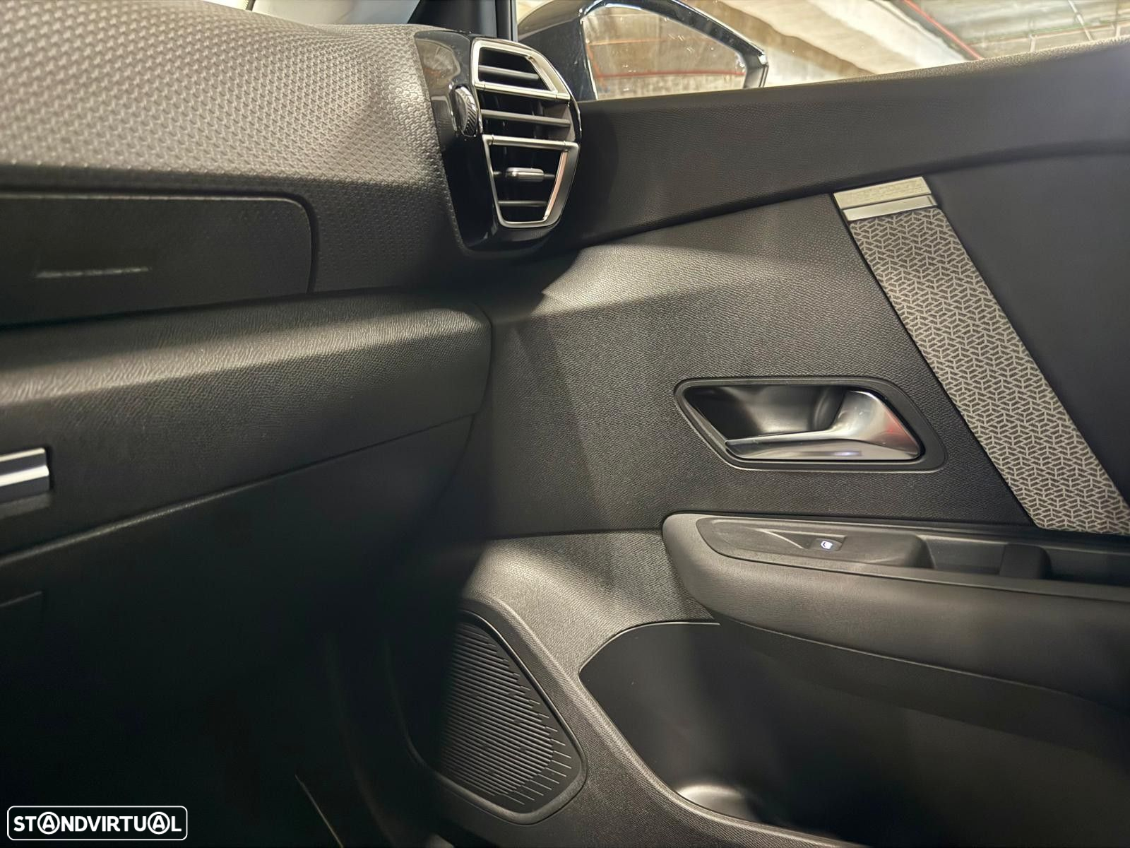 Citroën C4 1.2 PureTech Shine Pack EAT8 - 22