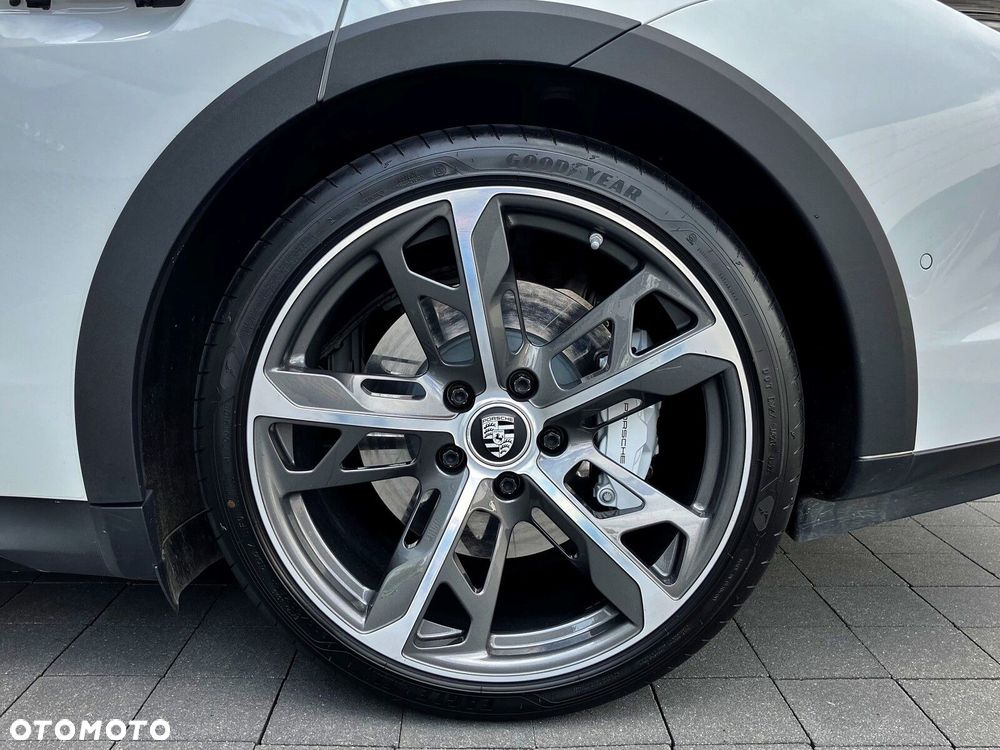 Porsche Taycan - 13