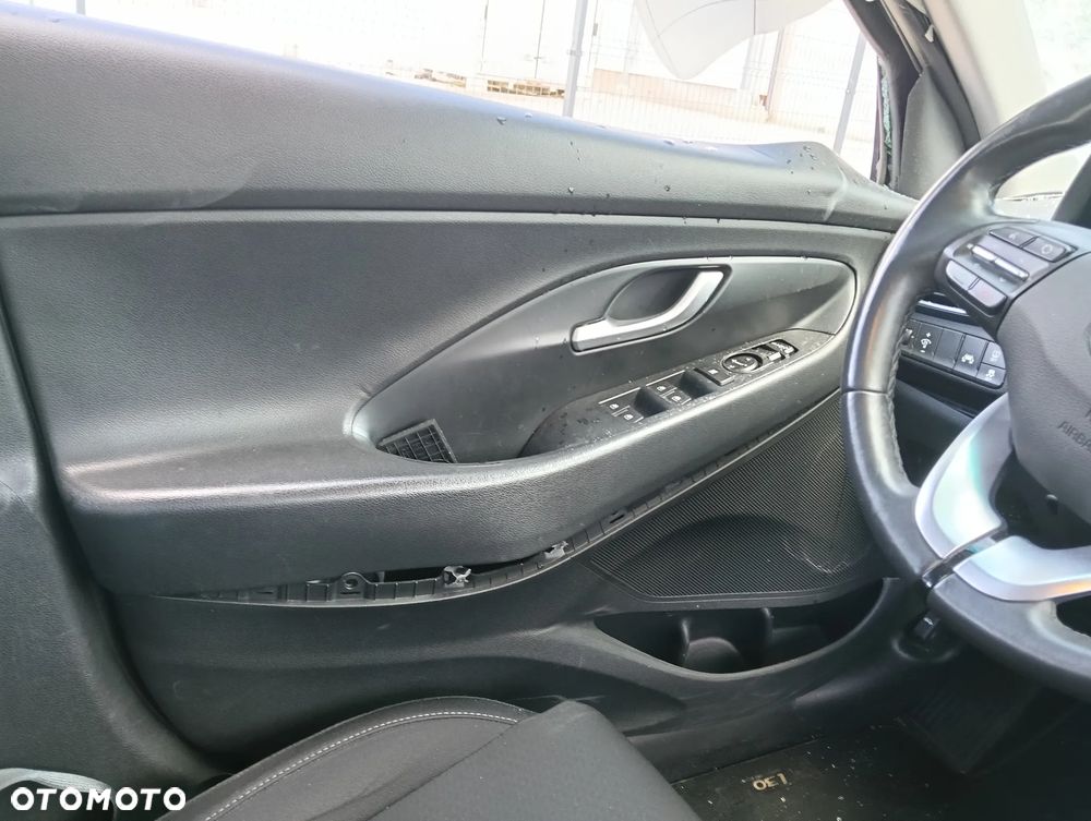 Hyundai i30 1.4 T-GDI YES - 12