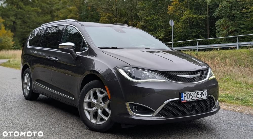 Chrysler Pacifica - 7