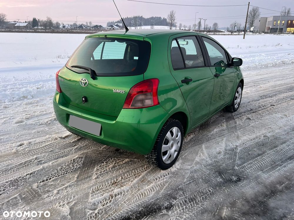 Toyota Yaris - 8