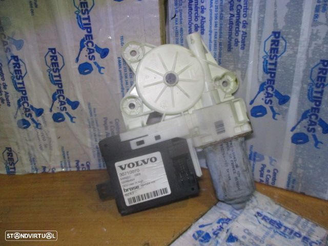 Motor Elevador Vidro 30710070 VOLVO V50 SW 2004 TD VOLVO V50 2004 2.0D 136CV 5P CINZA - 2