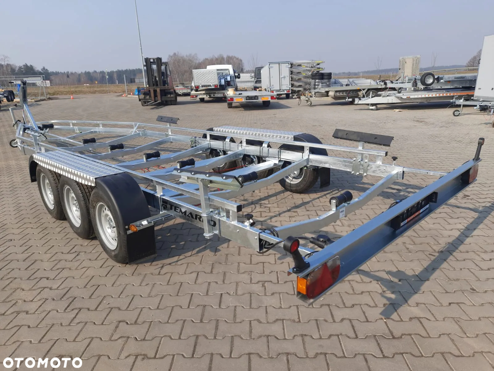 TEMARED DOSTAWA! Przyczepa podłodziowa B35 poszerzana wym. 915x253cm Idealna do transportu łodzi do 9,1m! Podpory płaskie, szeroka, MOCNA! DMC 3500 kg - 11