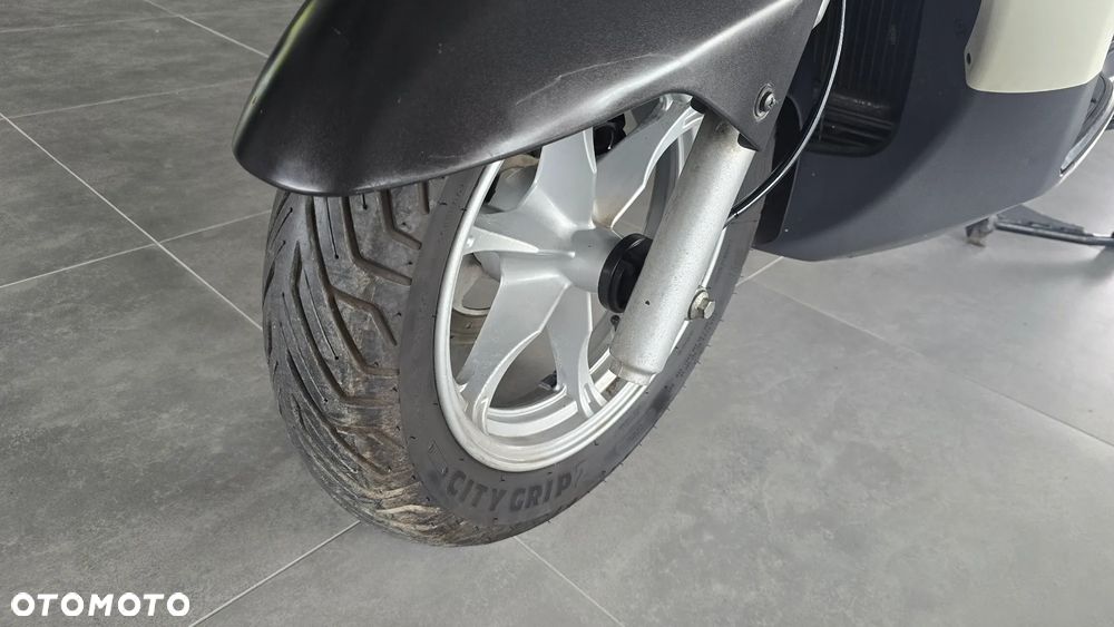 Suzuki Burgman - 9